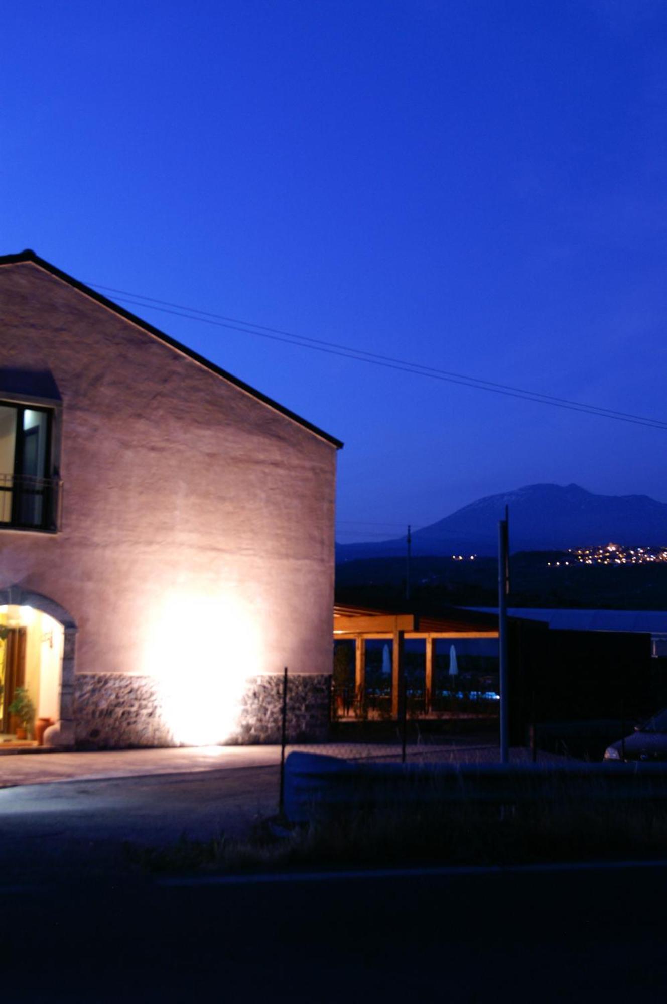 Agriturismo Biologico Corte Aragonese Santa Maria di Licodia Exteriör bild